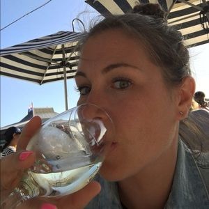 Meet your Posher, Holly